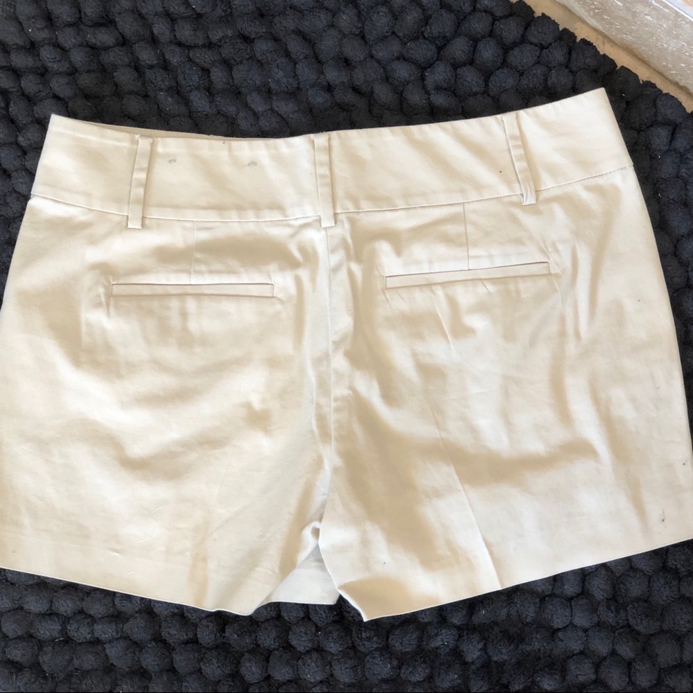 ANN TAYLOR SIGNATURE SHORTS - Picture 2 of 3